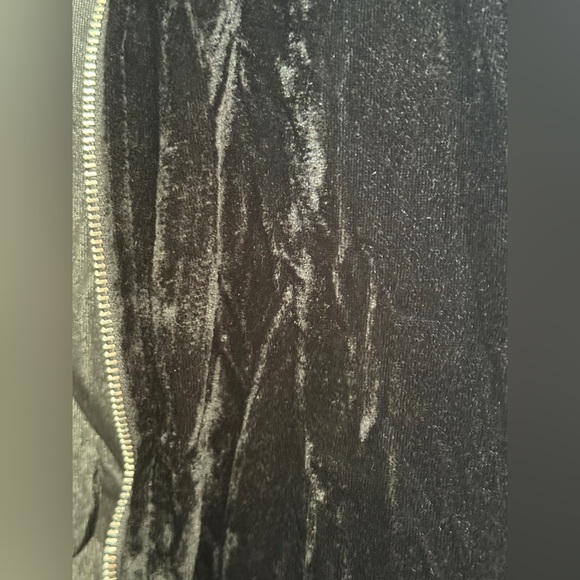 NIB Black Velour Velvet Track Suit; Short Crop Top Zip Up; Elastic Tie Waist XL - Picture 10 of 13